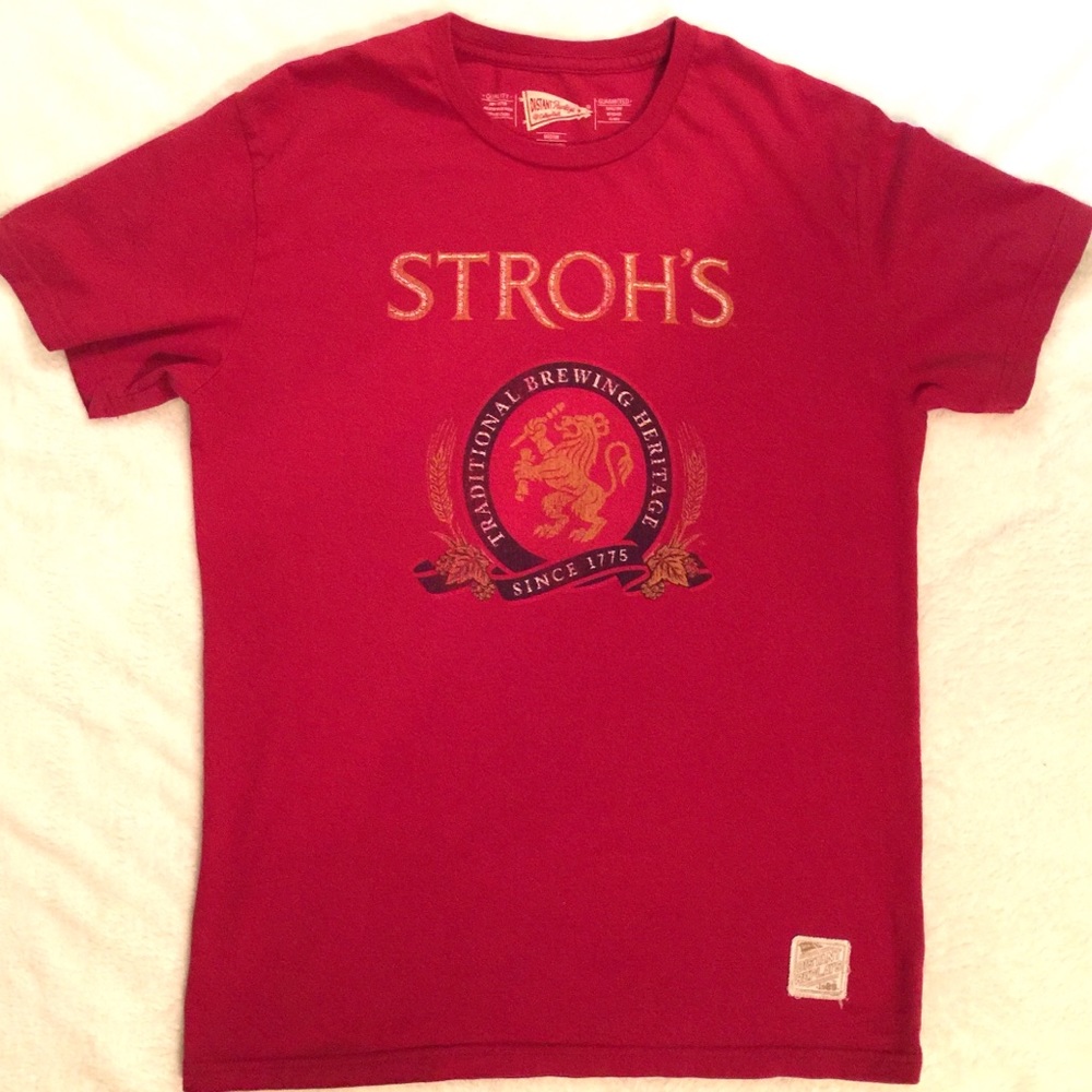 DISTANT REPLAYS Stroh’s Beer Graphic Tee